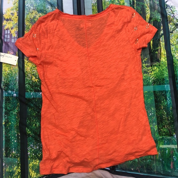 Small T-shirt with metallic bead accents. - Picture 3 of 7